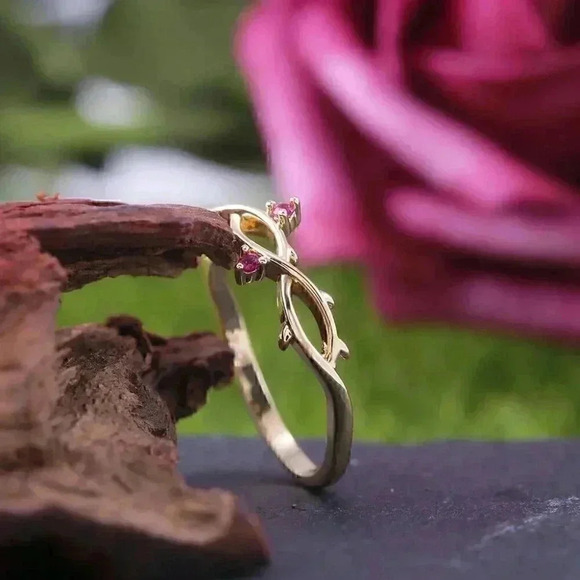 New “Host Pick” 18k Gold Over Silver Ruby Vine Ring - Picture 3 of 5